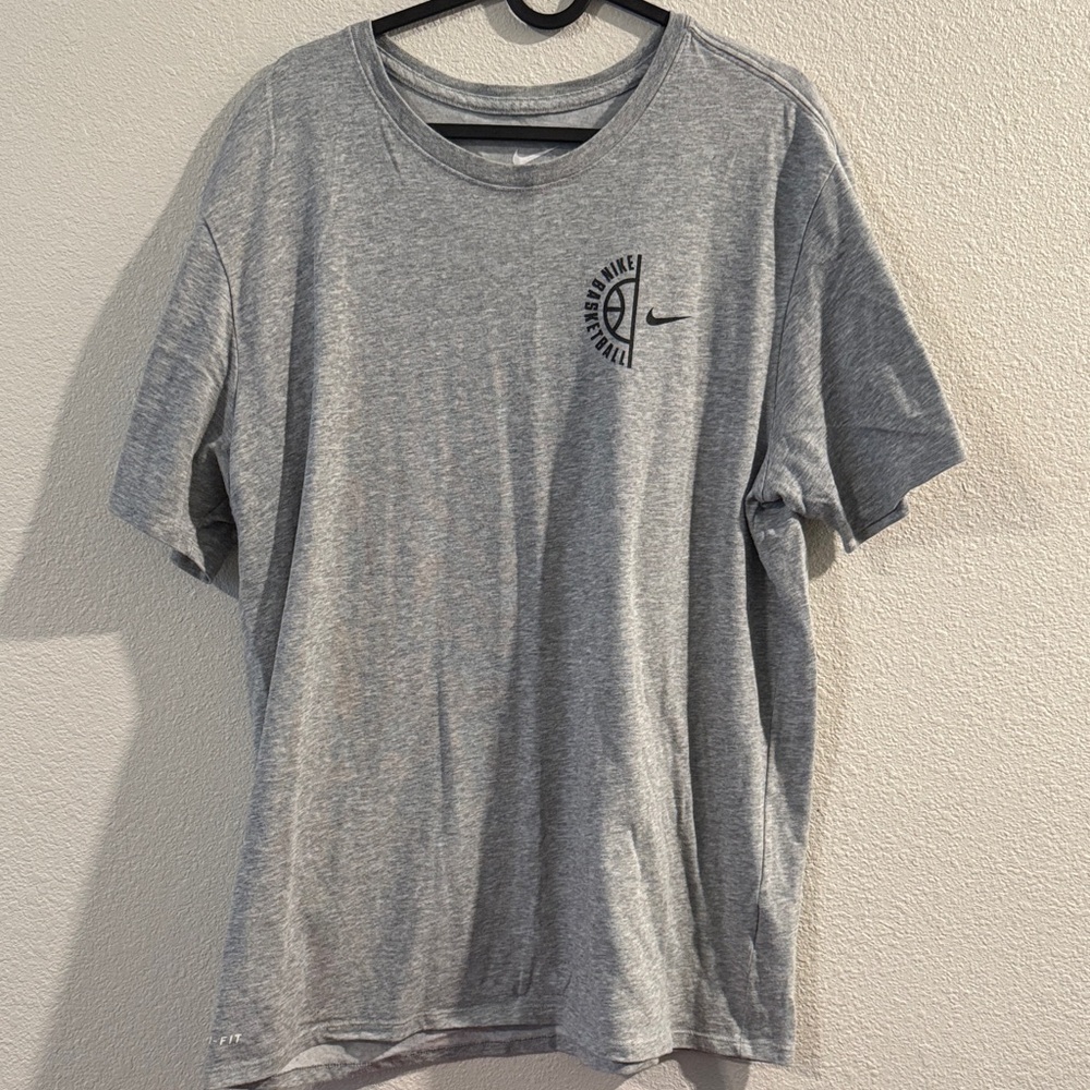 Nike Men's Heather Gray Short Sleeve Tee